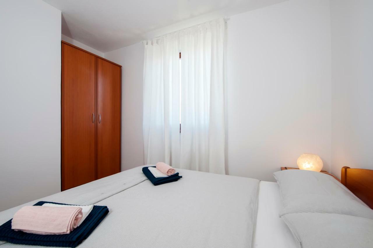 Apartment Thalassa ロヴィニ エクステリア 写真