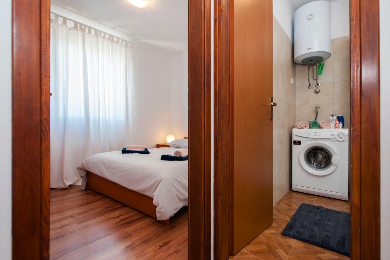 Apartment Thalassa ロヴィニ エクステリア 写真