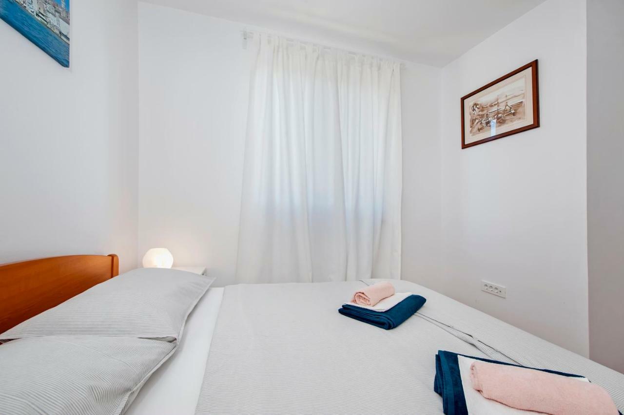Apartment Thalassa ロヴィニ エクステリア 写真