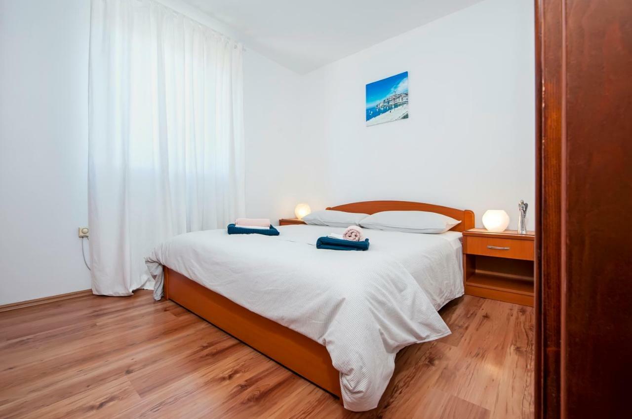 Apartment Thalassa ロヴィニ エクステリア 写真