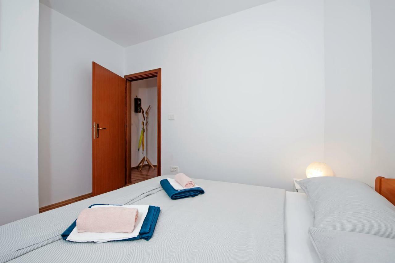 Apartment Thalassa ロヴィニ エクステリア 写真